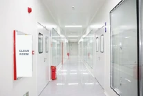 Class 100,000 clean area — photograph from the supplied company brochure